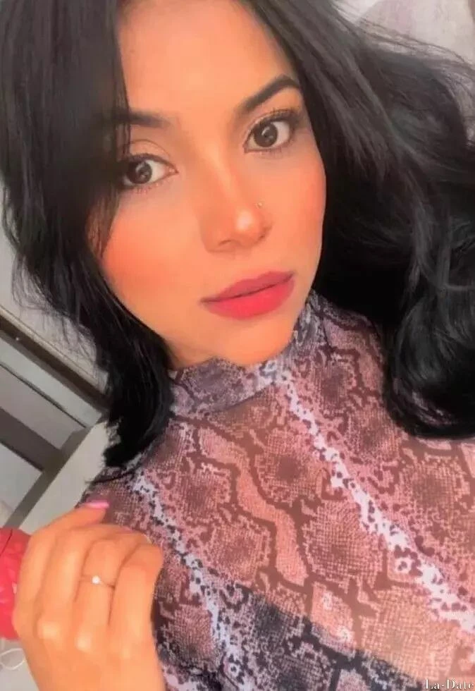 Valentina Profile image 4