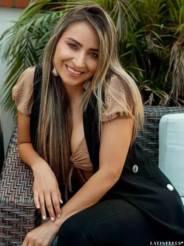 Alexandra Profile image 3