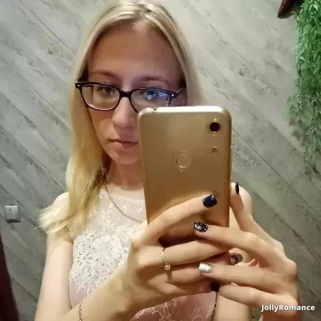 Karina Profile image 4